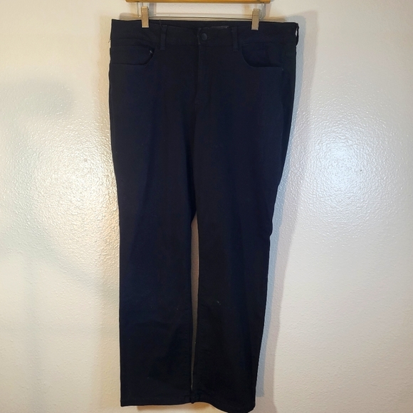 Lee Denim - Lee Perfect Fit Straight Leg Jeans